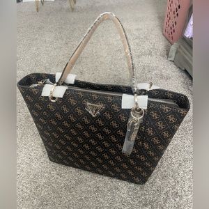 Guess Shoulder Bag